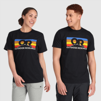 Camiseta Negra De Rayas De Investigación O Defensor Al Aire Libre